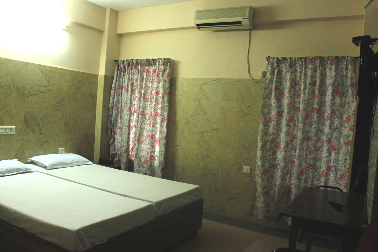 Hotel Sukhvas Thiruvananthapuram Екстериор снимка