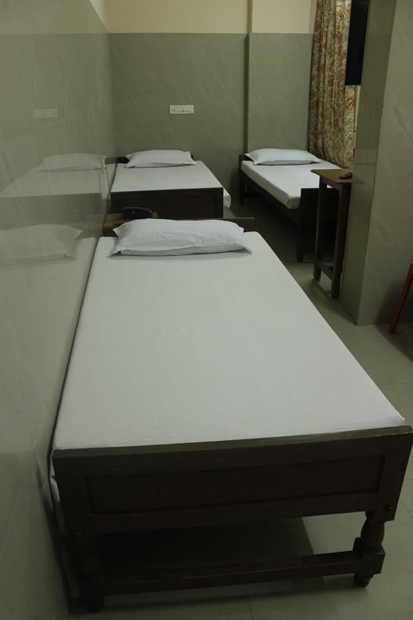 Hotel Sukhvas Thiruvananthapuram Екстериор снимка