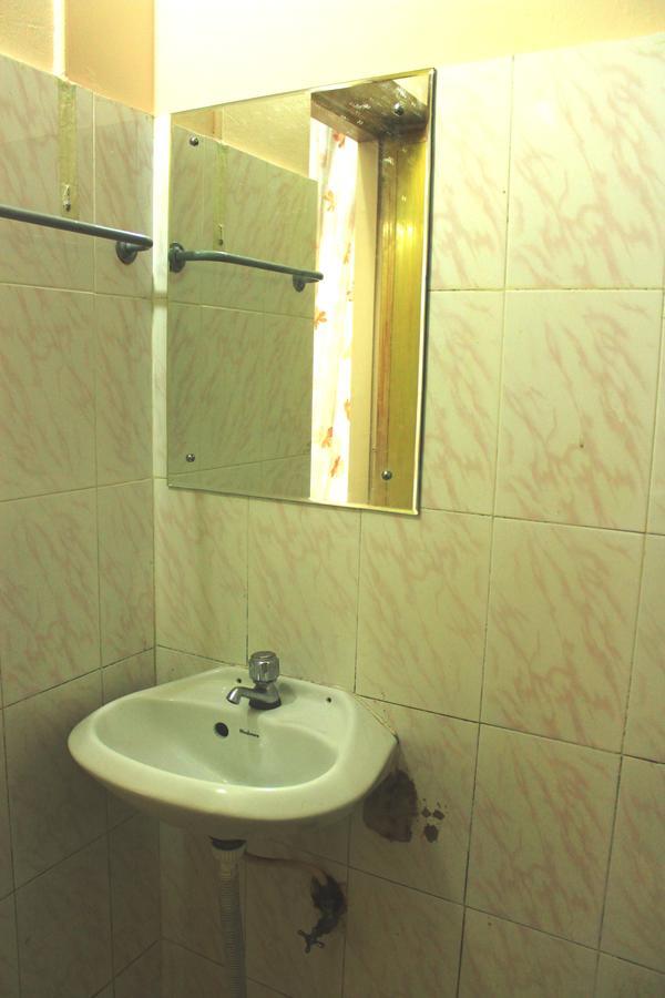 Hotel Sukhvas Thiruvananthapuram Екстериор снимка